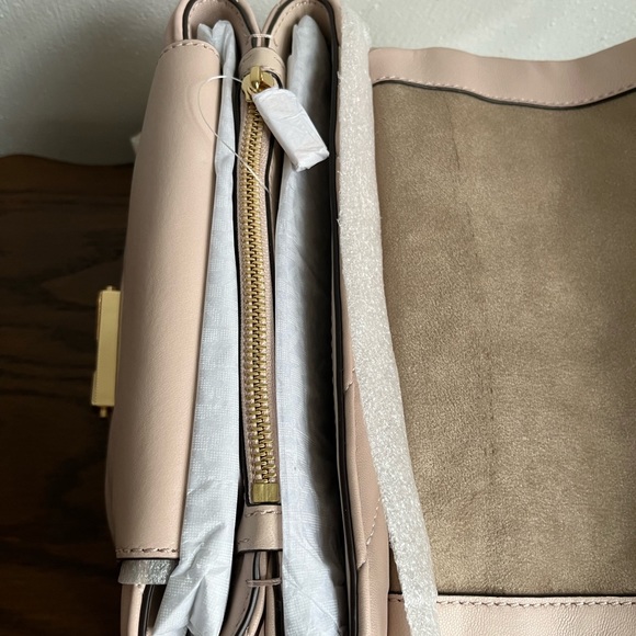 MICHAEL MICHAEL KORS Cece Chevron-Quilted Leather Crossbody- Soft Pink - Picture 6 of 9